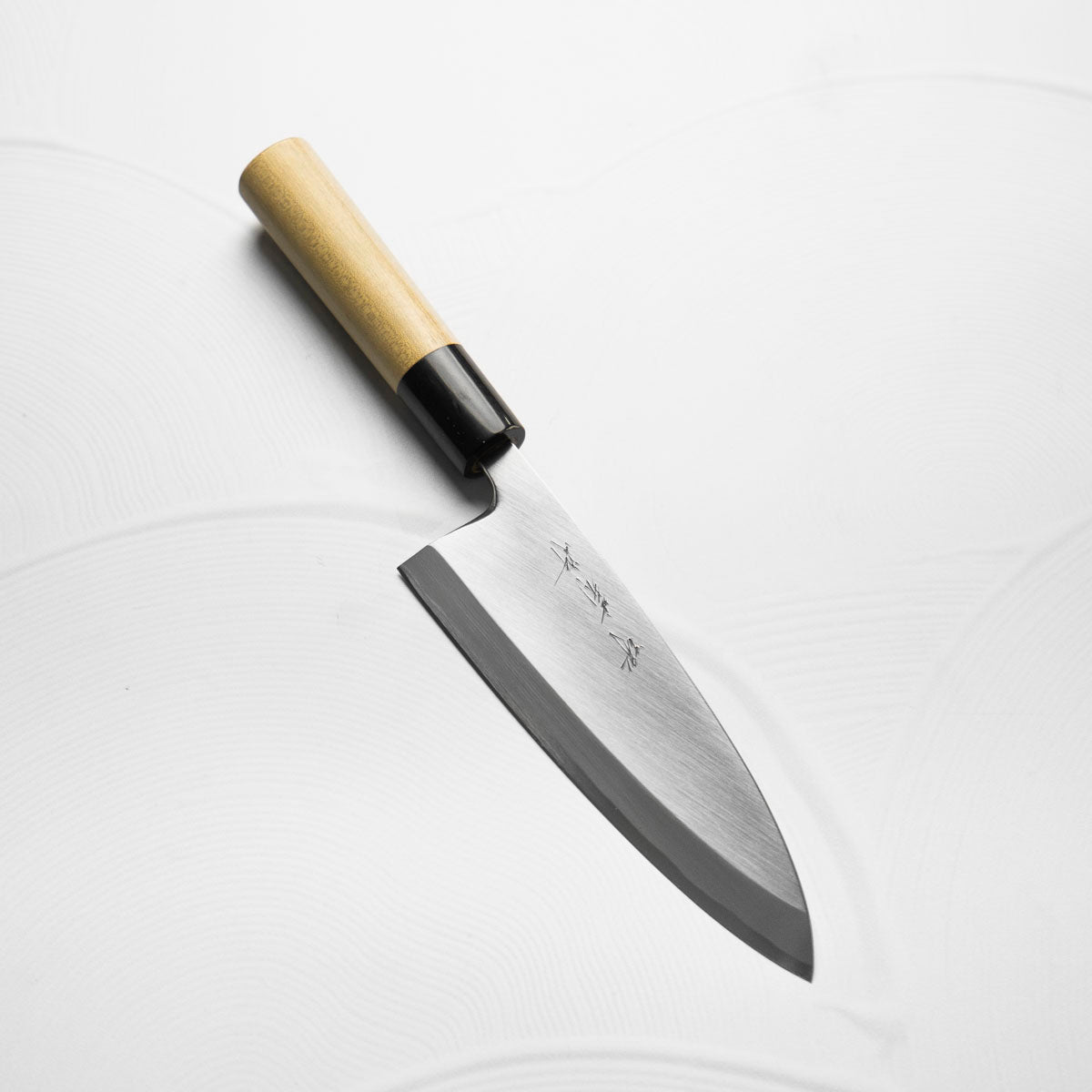 Sakai Kikumori Shironiko Deba 165mm - Magnolia and Black Horn