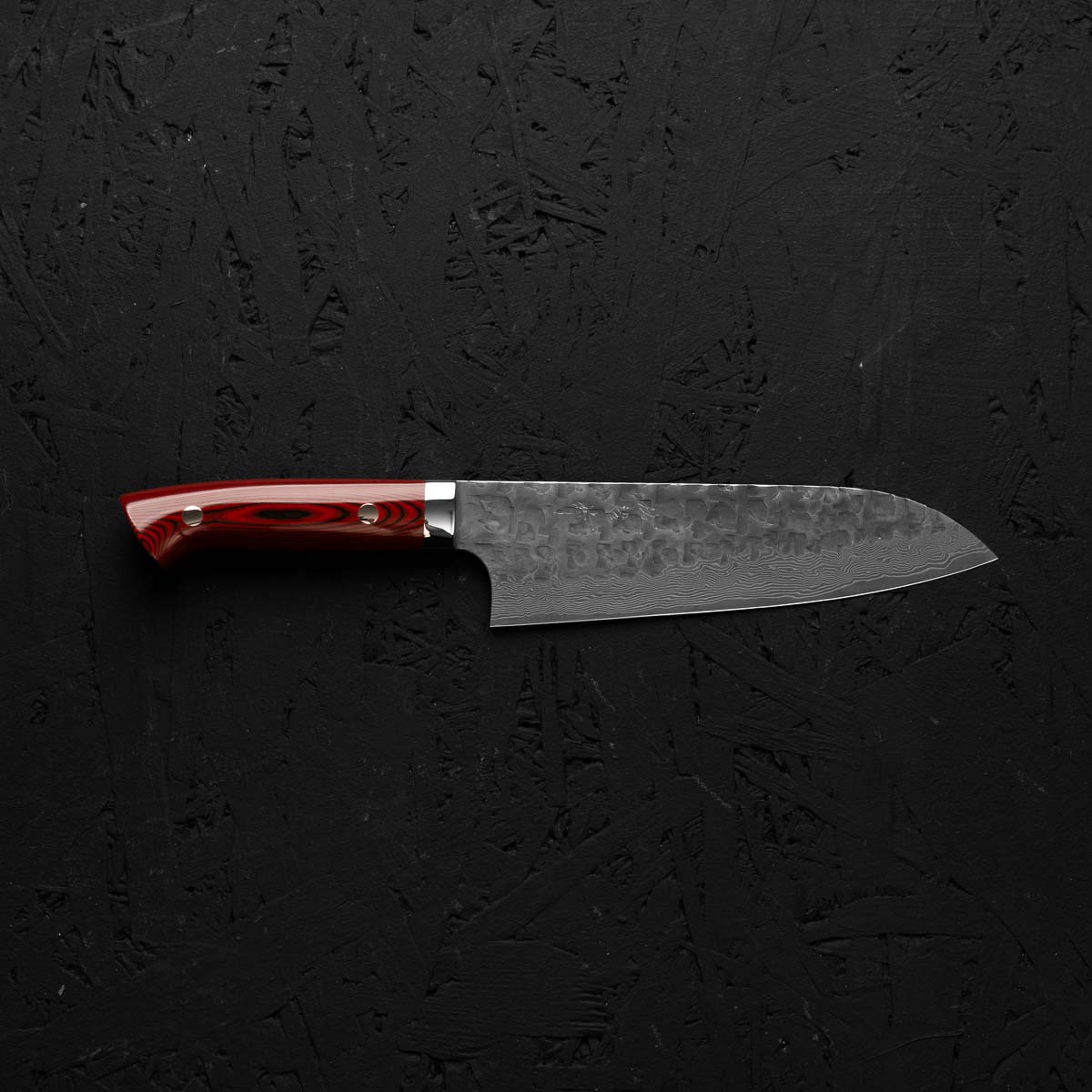 Takeshi Saji VG10 Forged Tsuchime Santoku - Red Weave - handle detail
