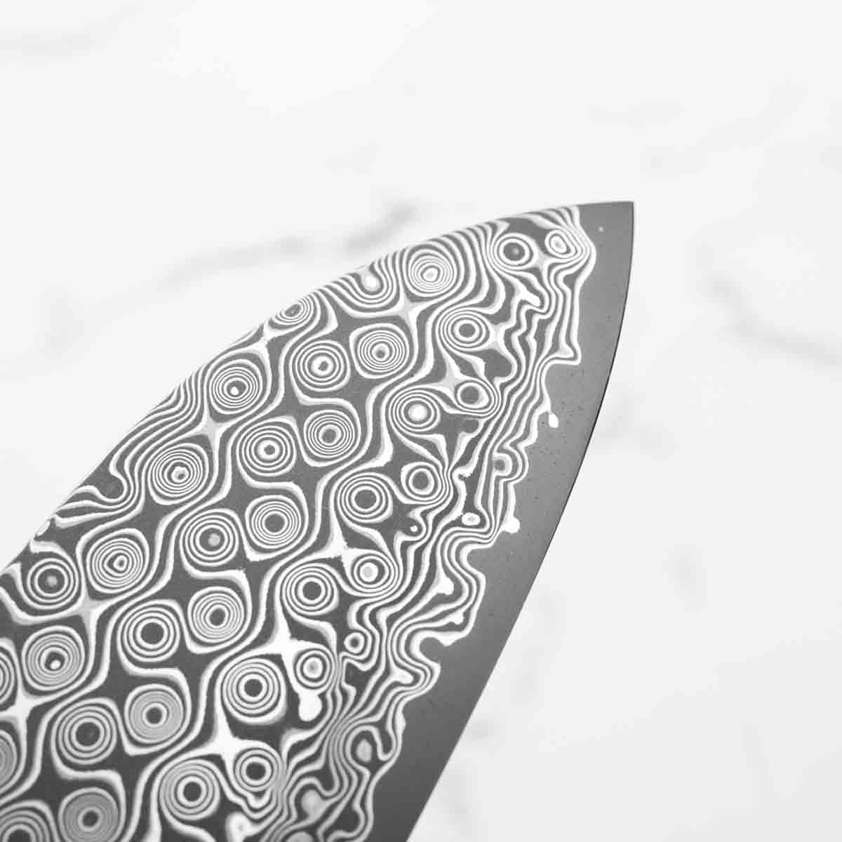 Nigara Hamono "Anmon" SG2 Damascus Santoku 180mm - Dark Carbon Fibre