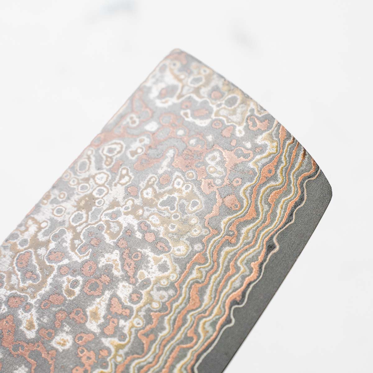 Takeshi Saji VG10-W Nashiji Rainbow Damascus Nakiri - Dark Carbon Fibre
