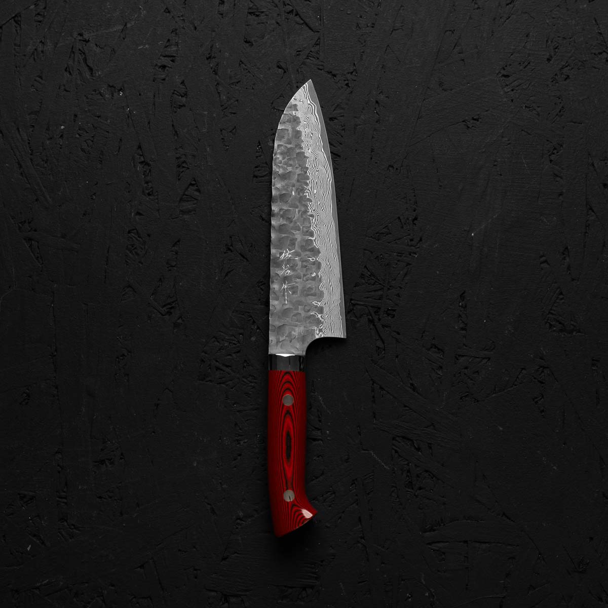 Takeshi Saji VG10 Forged Tsuchime Santoku - Red Weave - blade detail