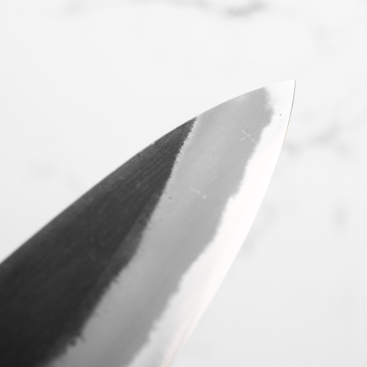 Mutsumi Hinoura Ajikataya White 2 Petty 135mm - Rosewood & Black Horn
